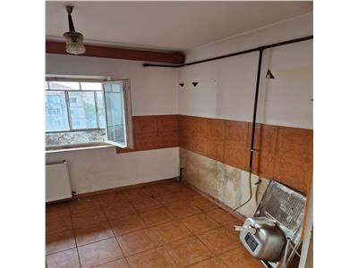 Apartament de vanzare decomandat 2 camere zona Soarelui