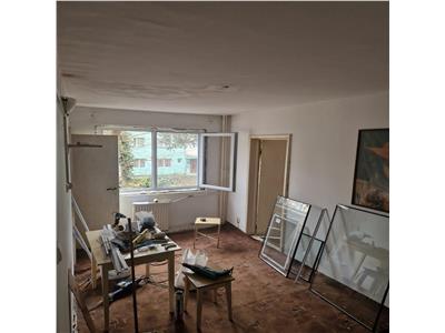 Apartament cu camere etaj 1 zona Sagului