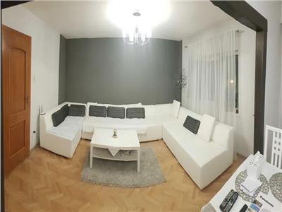 Apartament de vanzare cu 4 camere etaj 1 zona Dambovita